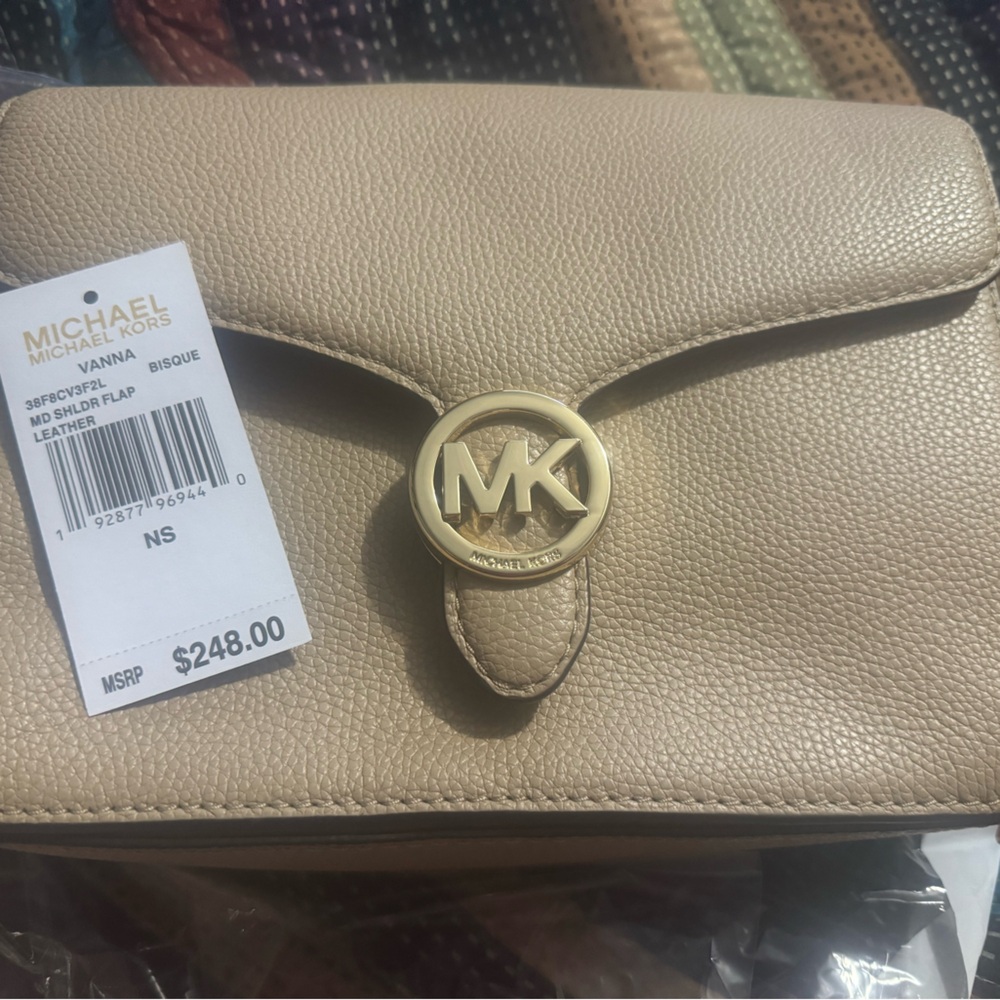 Michael Kors Women's Vanna Medium Pebbled Leather Shoulder Flap Crossbody Bag